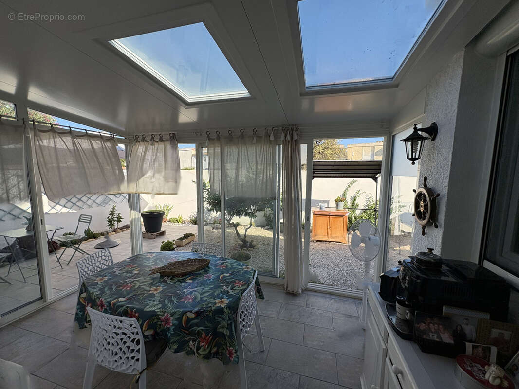 Jolie maison   de plain-pied  T3 SH  75 M2 S/ 230M2  de terrain clos - photo 2