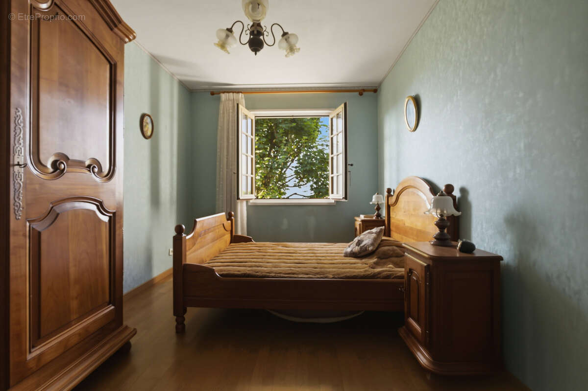 Appartement à SAINT-NAZAIRE-LES-EYMES