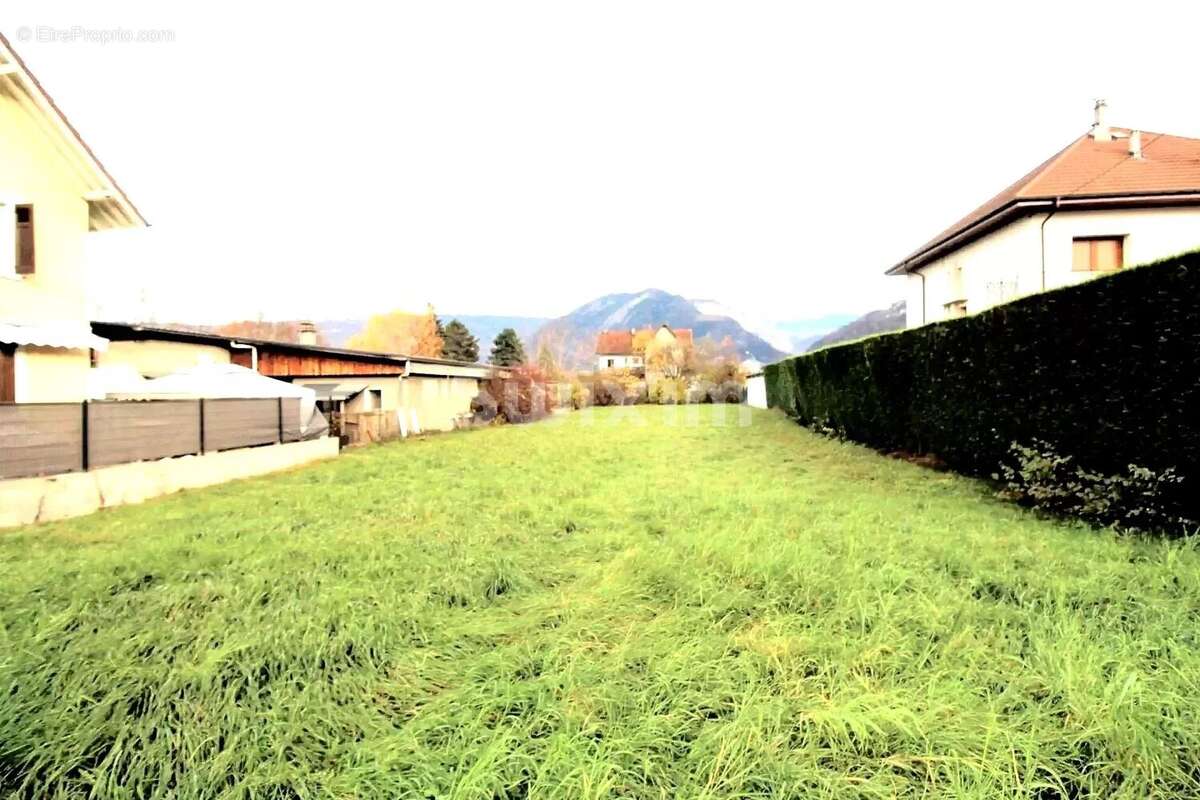 Terrain à SCIONZIER