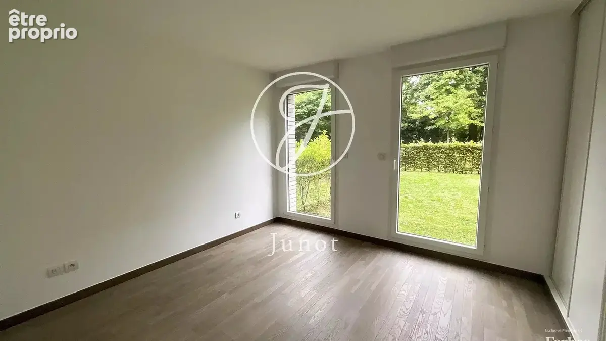 Marcq en Baroeul - CROISE LAROCHE / ROUGES BARRES - Appartement à vendre - 4 pièces - 85,30m² - Terrasse et jardin - Parkings - photo 3