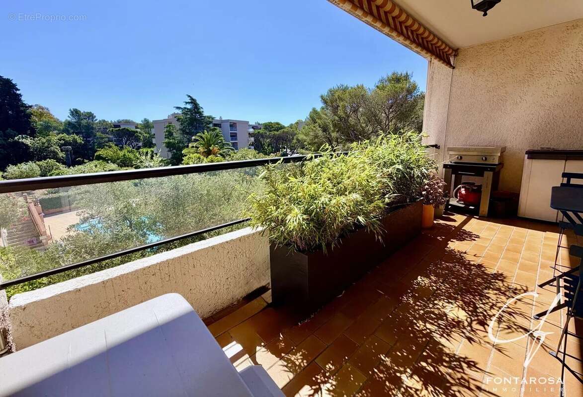 Saint-Raphaël – Valescure : agréable 3 pièces traversant avec loggia, garage et piscine - photo 8