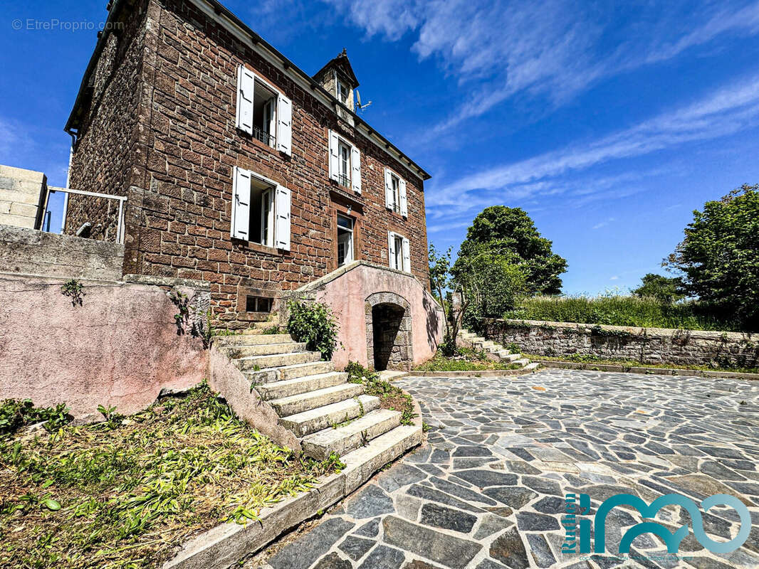 Maison à RODELLE