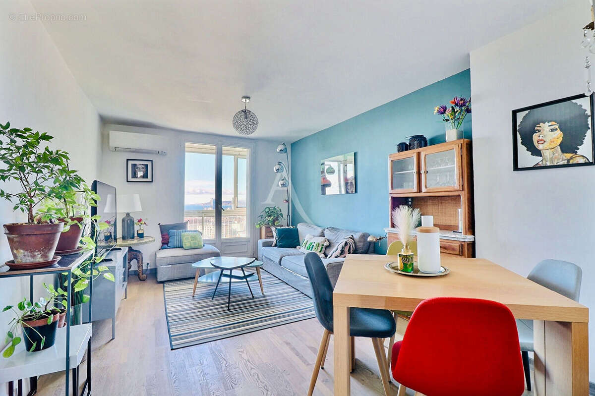 Appartement à MARSEILLE-4E