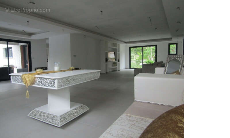 Villa neuve contemporaine 220m²  4 chambres sur terrain de 1200m² Donzère 465 000HAI - photo 5