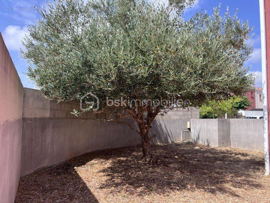 Sur un terrain d'angle de 236 m2, une maison de type 4 en R+1 de 95 m2 - photo 13