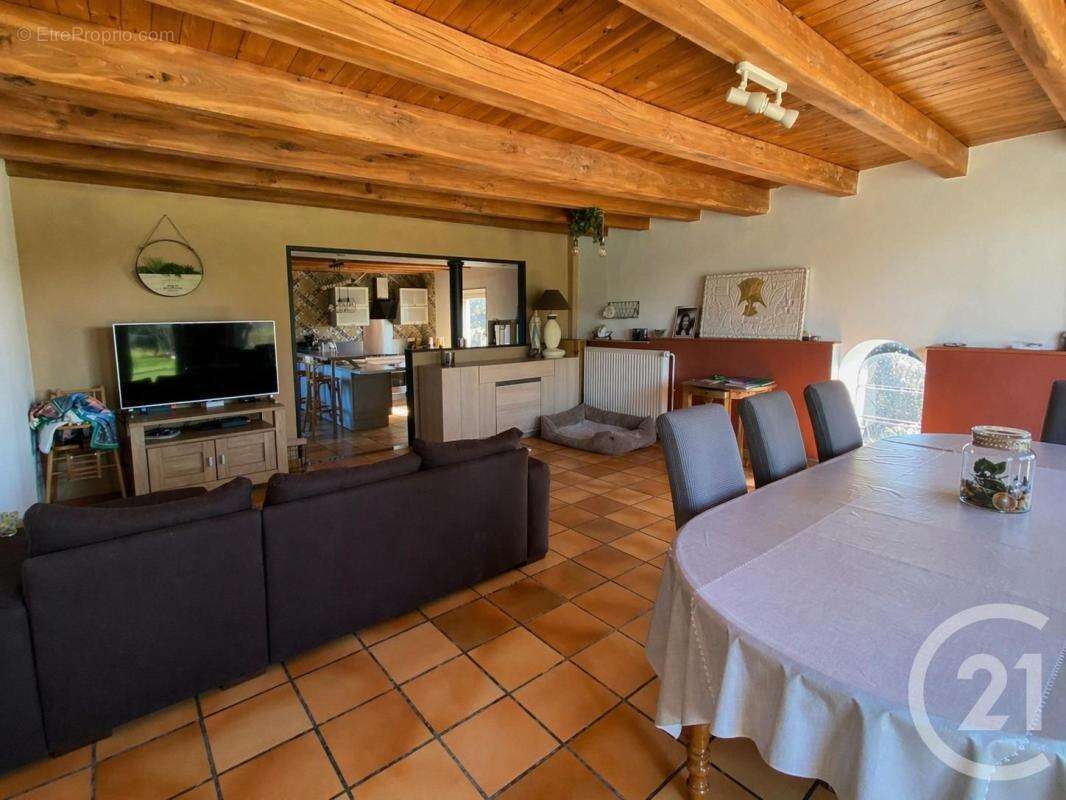 Maison à LICQUES
