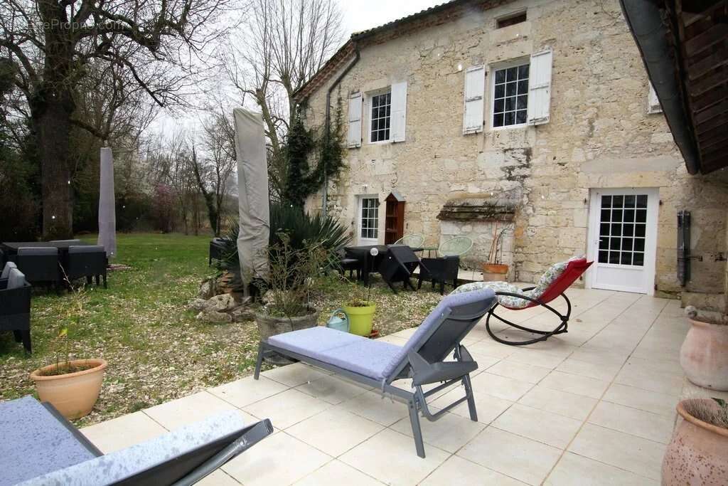 Maison à LAUZERTE