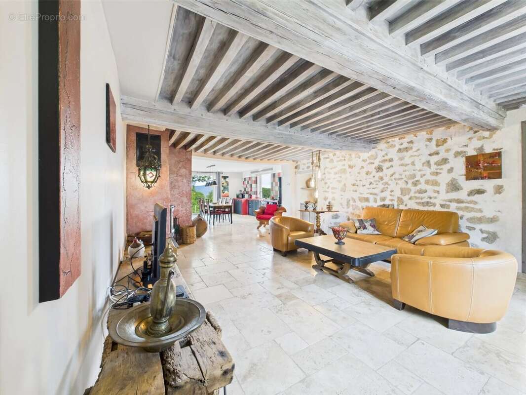 Maison à DUN-LES-PLACES