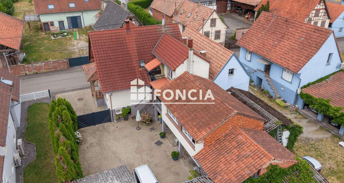 Propriété rare - Plus de 180 m² sur 26 Ares - photo 2