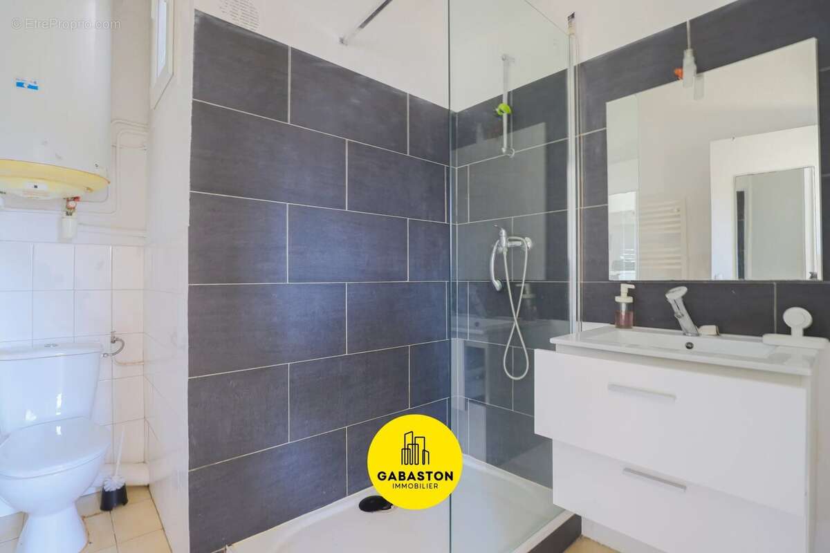 Appartement à MARSEILLE-1E