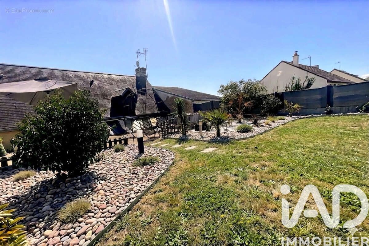 Maison 98 m² à Saint-Aubin-Des-Coudrais  - photo 2
