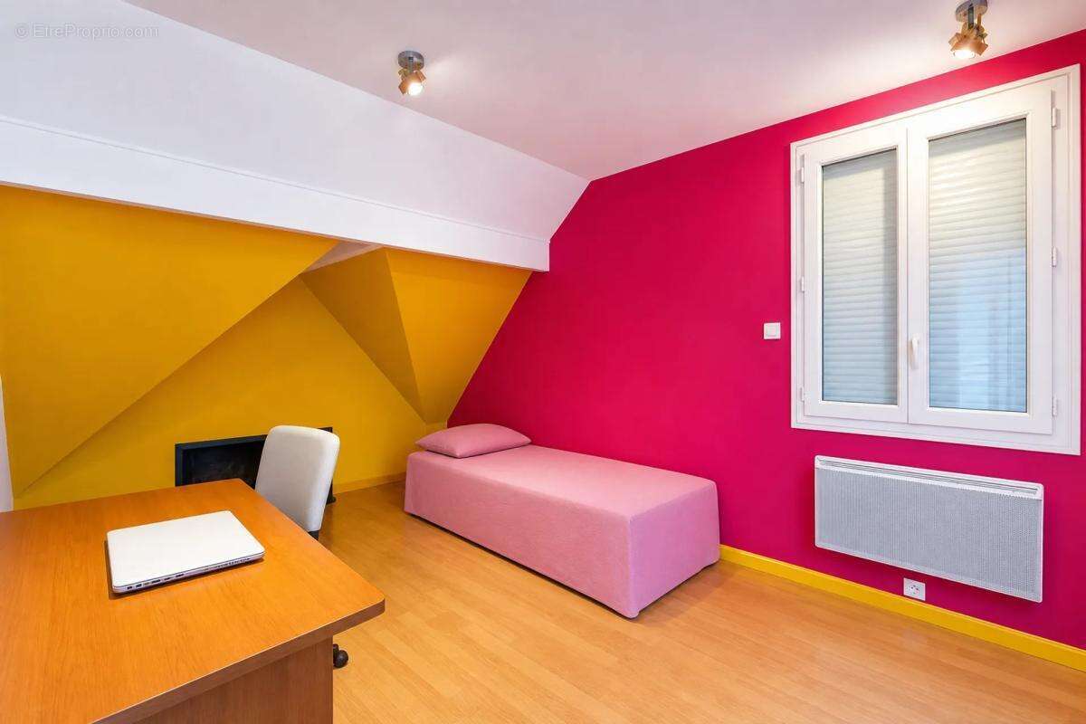 Maison à JUZIERS