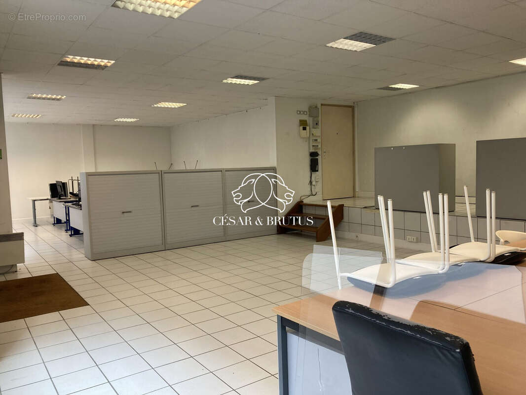 Commerce 120 m² à Lyon-6e  - photo 6