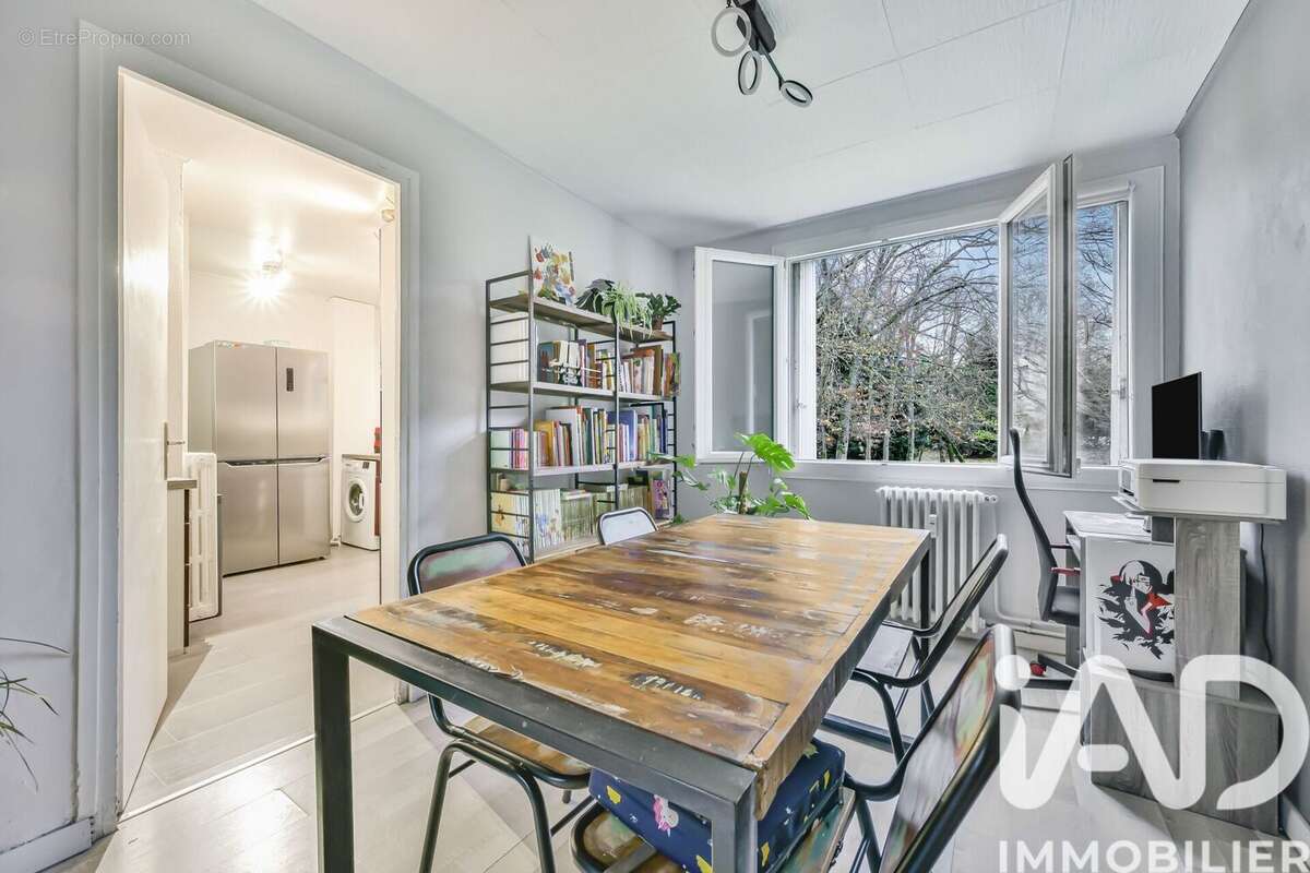 Photo 2 - Appartement à LA CELLE-SAINT-CLOUD