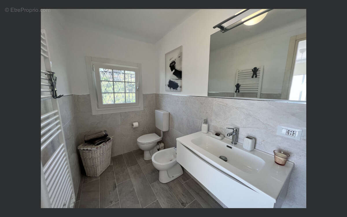 Maison à LES ISSAMBRES