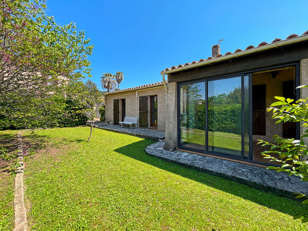 Maison à MOUANS-SARTOUX