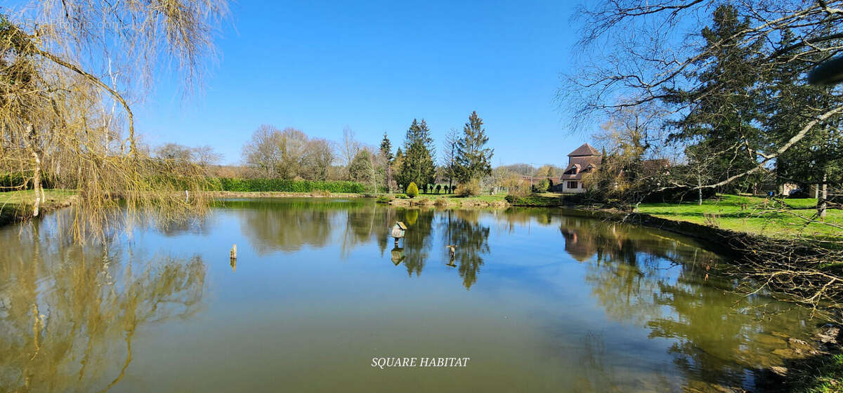 Maison à SEMUR-EN-VALLON