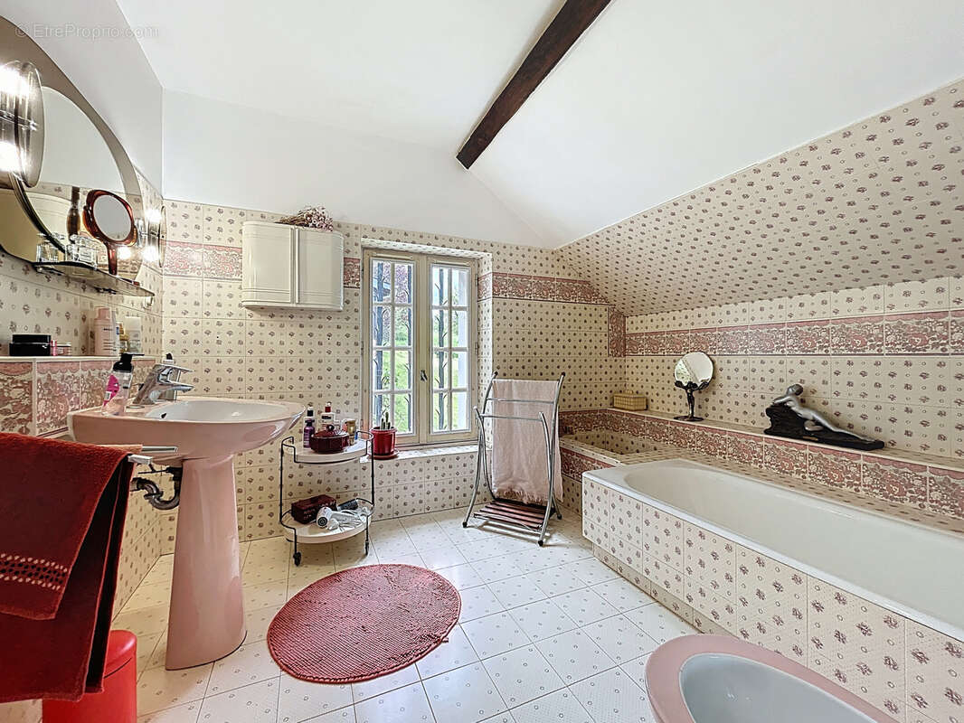 Maison à BRIGNAC-LA-PLAINE