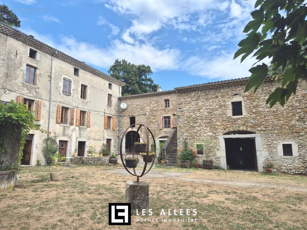 Maison à FELINES-SUR-RIMANDOULE