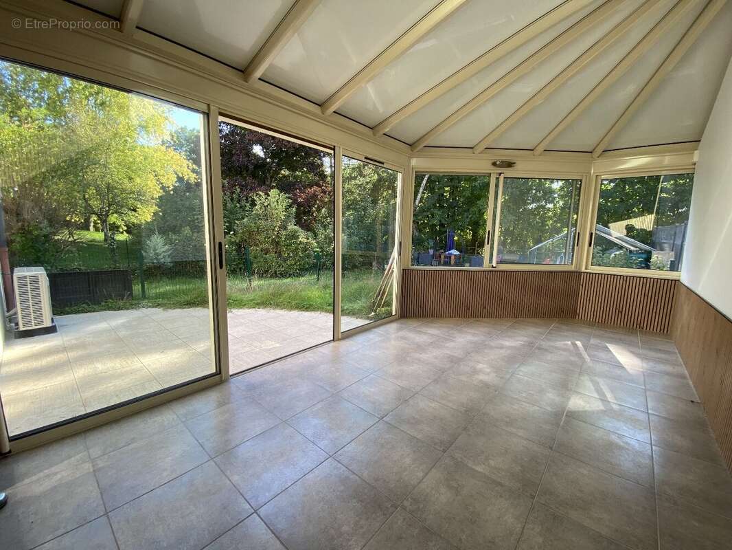 Appartement à MESSIGNY-ET-VANTOUX