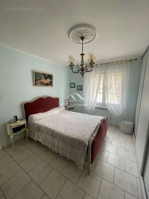 Maison à LES SALLES-DU-GARDON