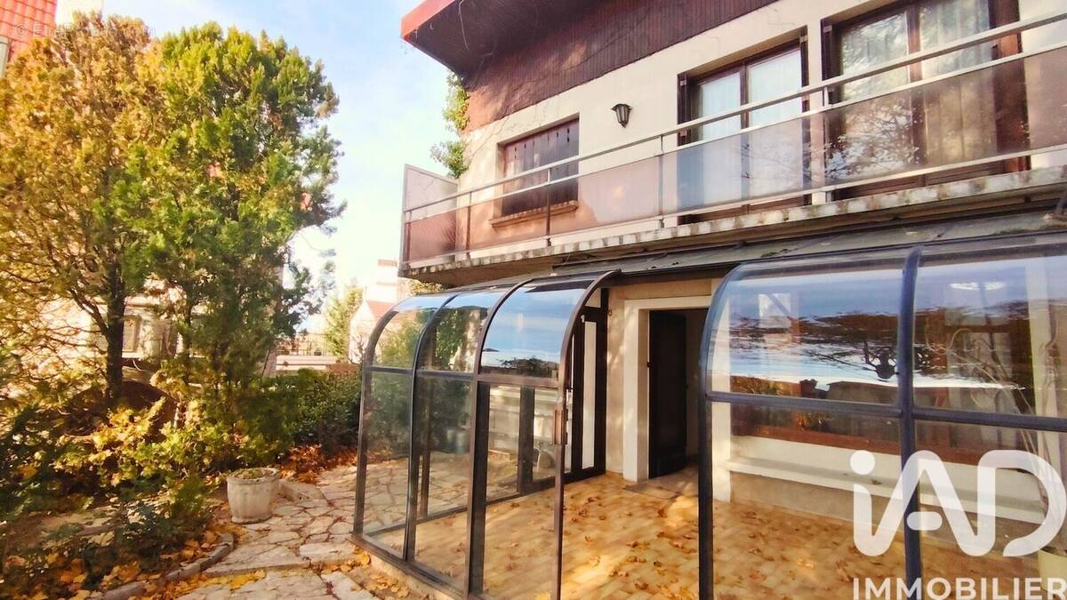 Photo 1 - Maison à CLAMART