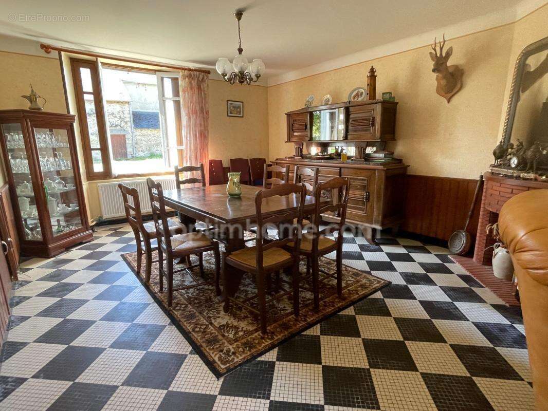 Maison  en pierre de 150 m2 avec grange- atelier-jardin - photo 7