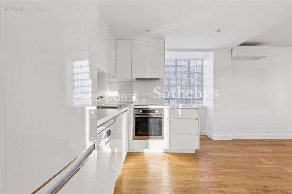 Appartement à PARIS-1E