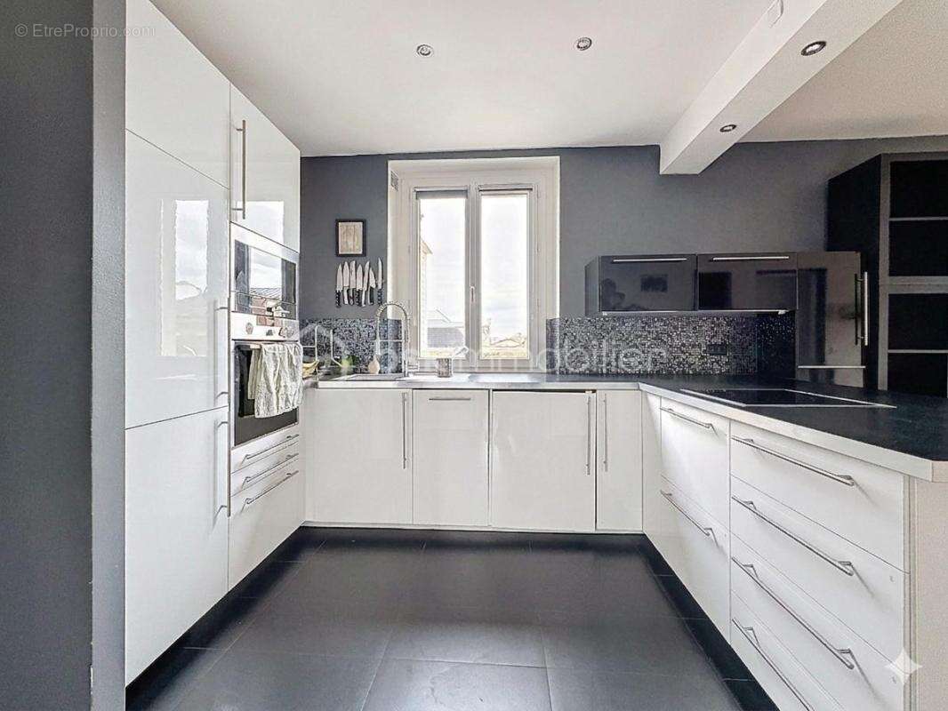 Appartement à RUEIL-MALMAISON