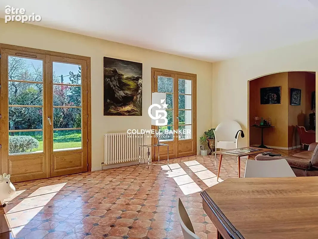 RARE Rive gauche Non Inondable – Maison familiale avec piscine, dépendance et double garage – À pied du centre - photo 3