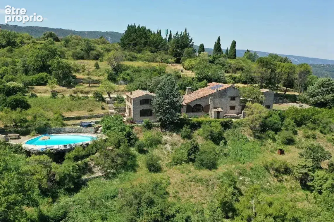 Maison 10 pièces 274 m² à vendre à Bonnieux (84480) - photo 1