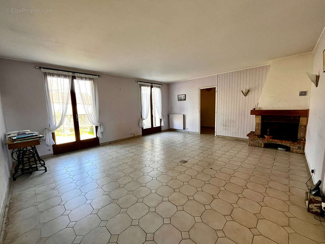 Maison à SAINTE-PAZANNE