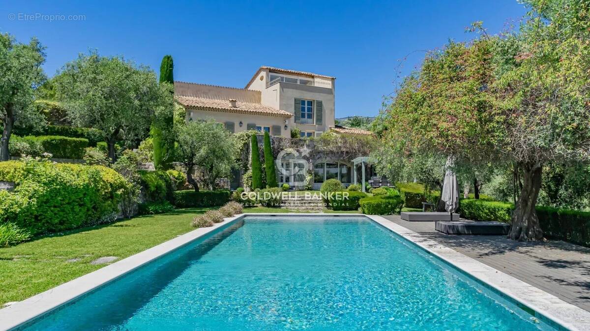 Maison à VALBONNE