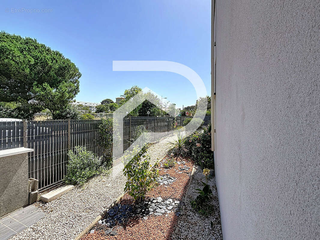 Villa contemporaine 3 faces - piscine - 3 suites parentales - garage - agde - photo 6