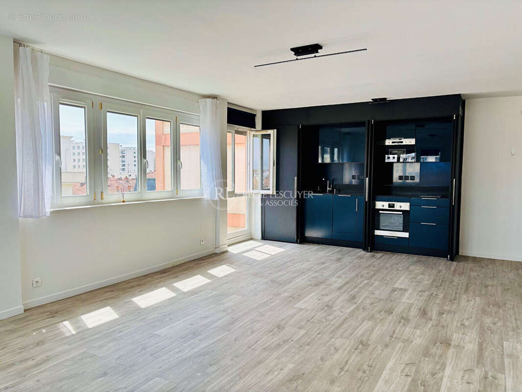 Appartement à LYON-6E
