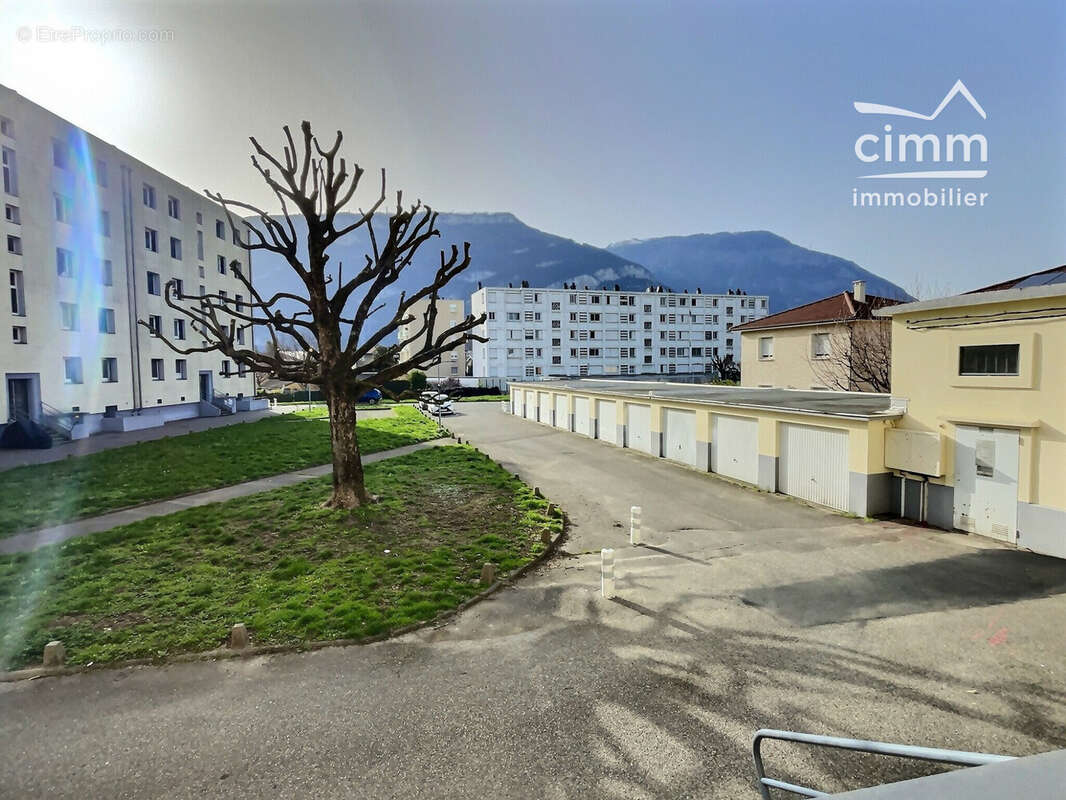Appartement à FONTAINE