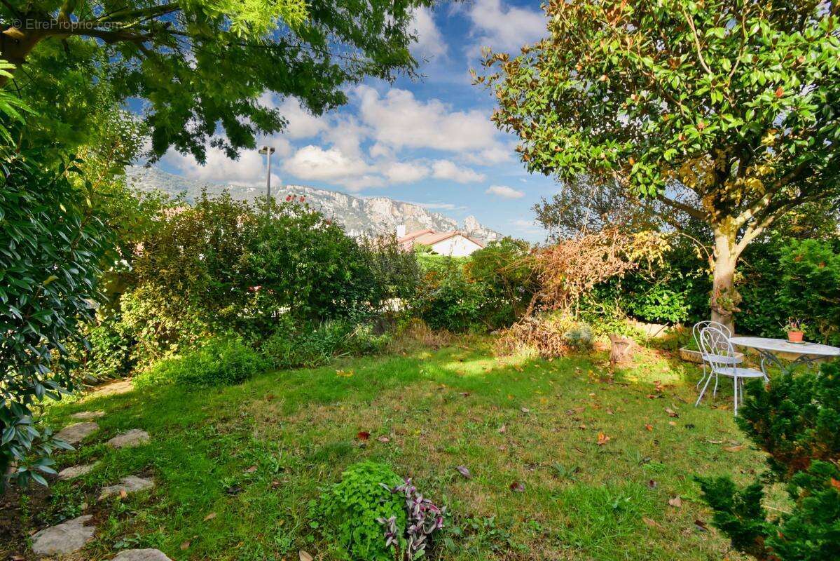 Maison à GUILHERAND-GRANGES