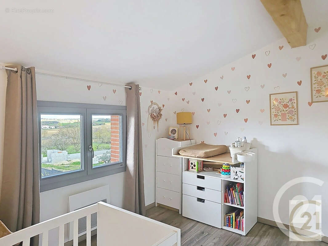 Maison à TREBONS-SUR-LA-GRASSE
