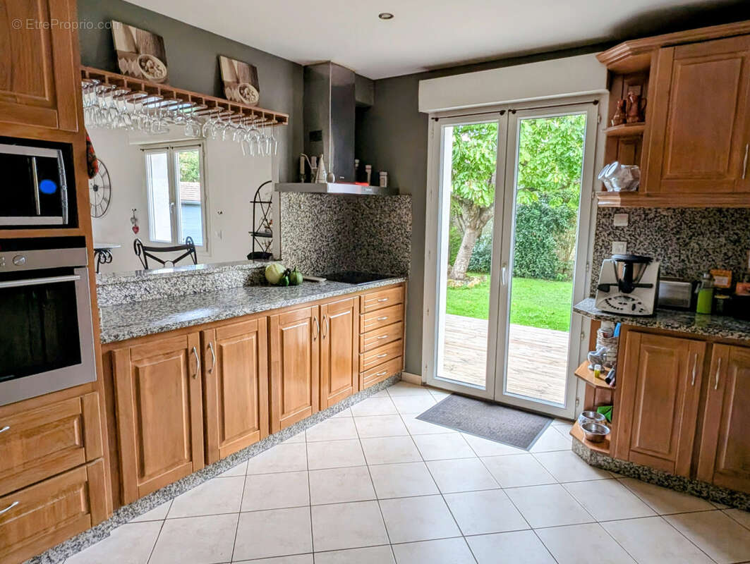 Maison à BAZAINVILLE