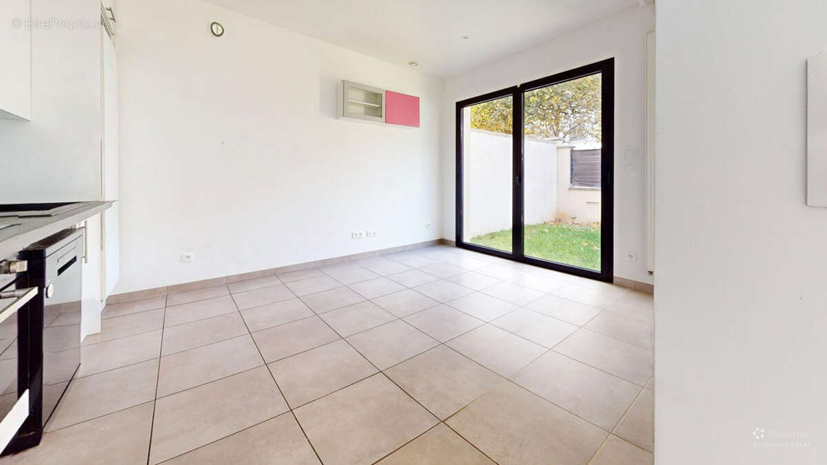 Maison à SARTROUVILLE