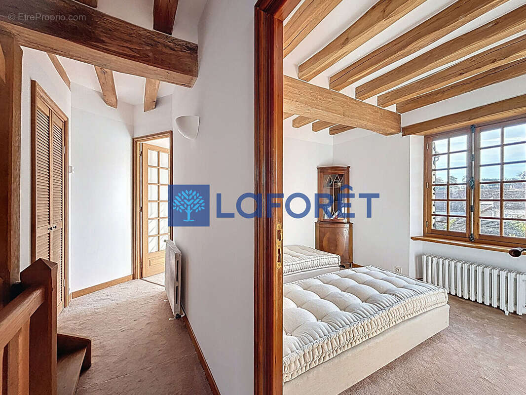 Maison à JUMEAUVILLE