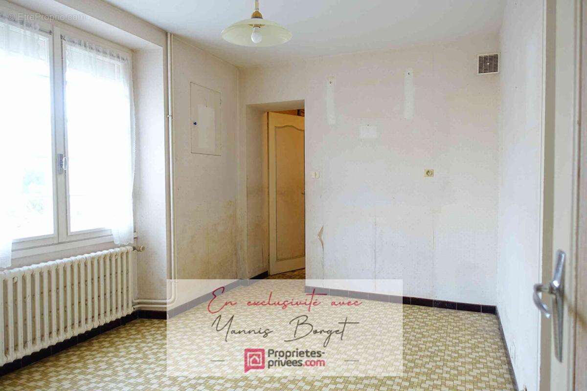 Maison de village avec dépendances - Terrain de 1 300 m² - photo 12