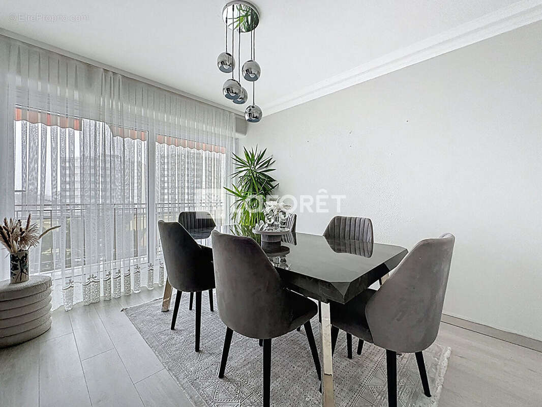 Appartement à RILLIEUX-LA-PAPE