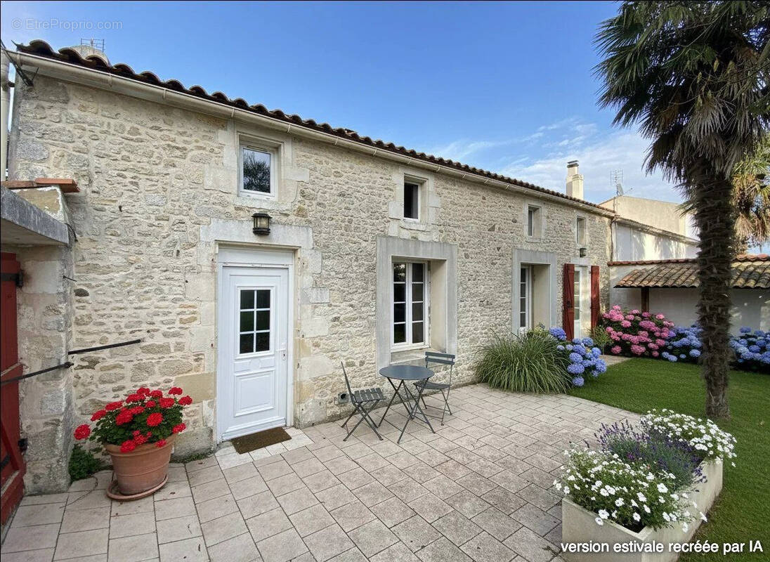 Maison à BOURCEFRANC-LE-CHAPUS