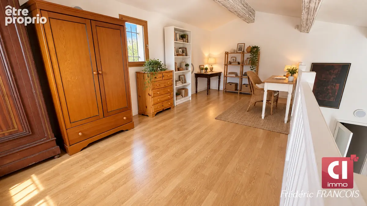 Villa 6 pièces - 169,59 m² - piscine - dépendance - terrain de 1 650 m²  - vue dégagée - photo 15