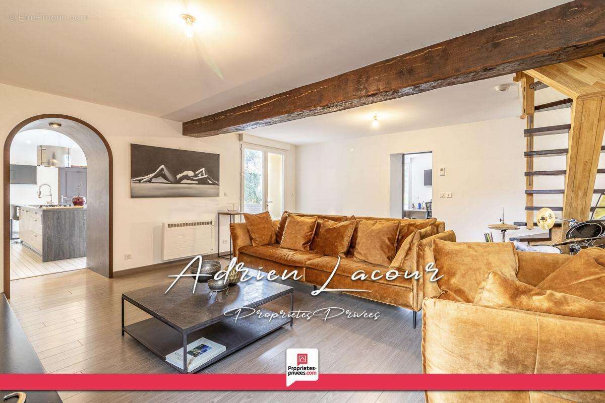 Maison à DUN-LE-POELIER