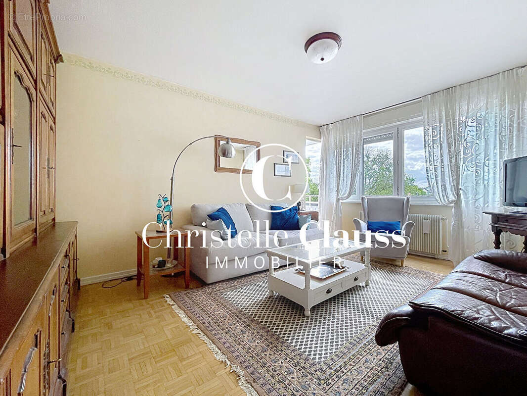 Appartement avec 3 terrasses, garage et cave - photo 3