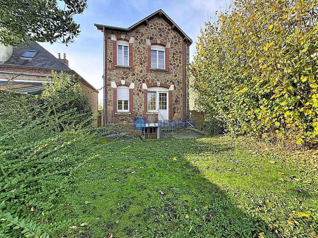 Maison à SAINT-GEORGES-DES-GROSEILLERS