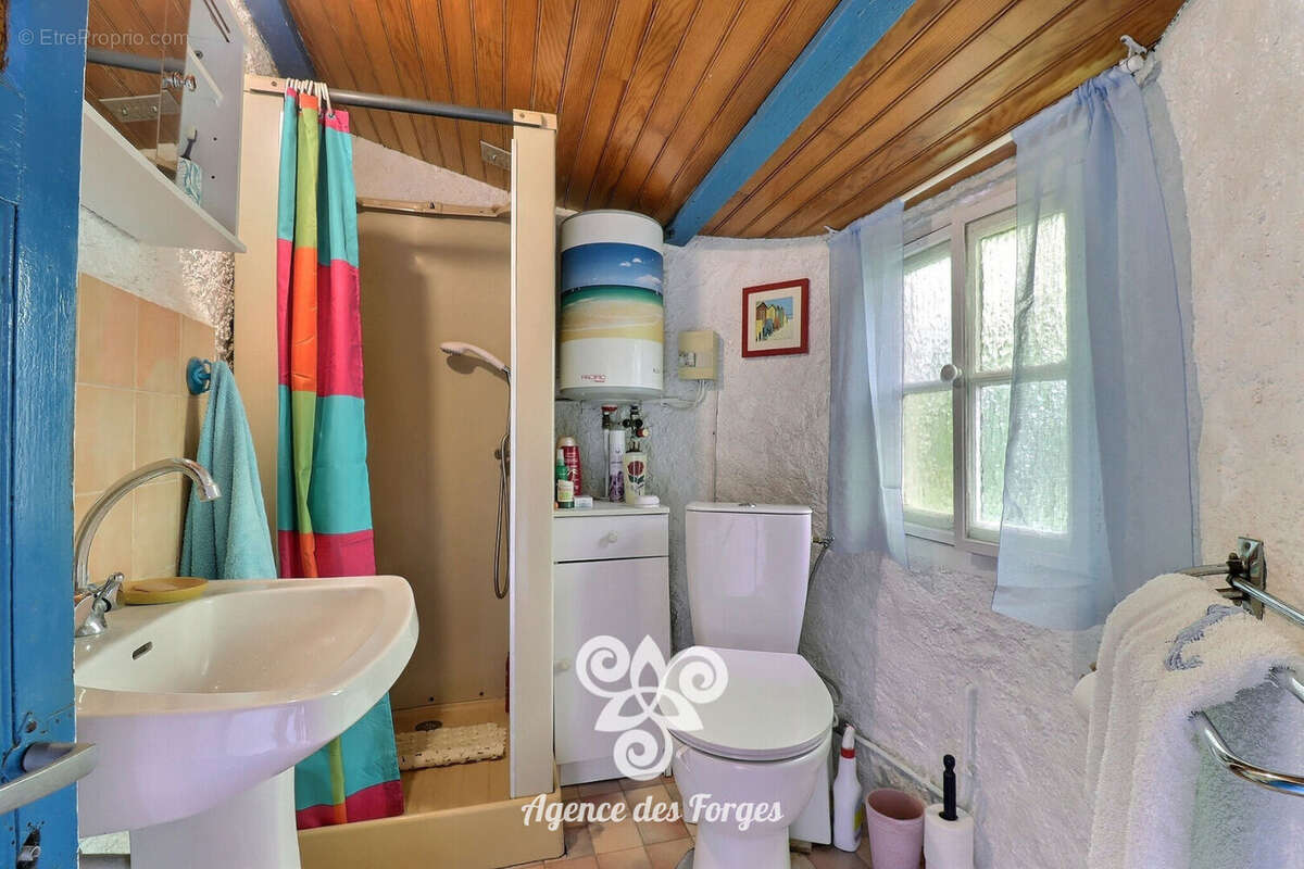 Maison en pierre - 2 chambres, jardin, garage - photo 15