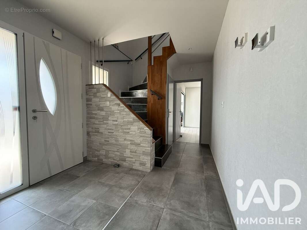 Maison 228 m² à Kervignac  - photo 2